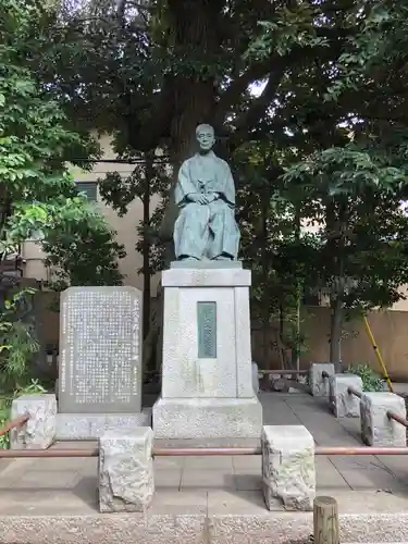 自由が丘熊野神社の像