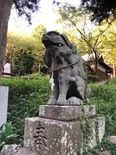 櫛梨神社の狛犬