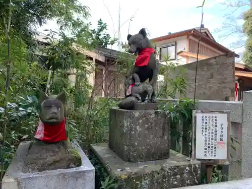 白笹稲荷神社の狛犬