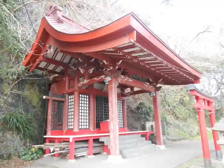 新宿稲荷神社の本殿・本堂