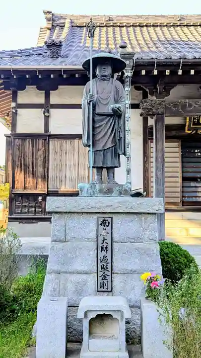 廣徳院の像