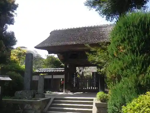 極楽寺（霊鷲山感應院極楽律寺）の山門・神門