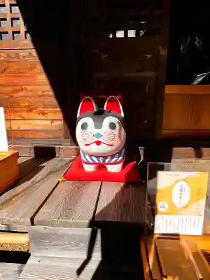 滑川神社 - 仕事と子どもの守り神の{uncategorized: "未分類", other: "その他", undefined: "問題あり", building: "その他建物", grave: "お墓", sacred_gate: "鳥居", guardian: "狛犬", statue: "像", buddha: "仏像", history: "歴史", nature: "自然", garden: "庭園", animal: "動物", pagoda: "塔", temizu: "手水舎", mountain_gate: "山門・神門", sanctuary: "本殿・本堂", subordinate: "末社・摂社", art: "芸術", scenery: "景色", jizo: "地蔵", ema: "絵馬", goshuin: "御朱印", omikuji: "おみくじ", items: "授与品その他", amulet: "お守り", goshuincho: "御朱印帳", eats: "食事", festival: "お祭り", votive_dance: "神楽", shichigosan: "七五三参", wedding: "結婚式", experience: "体験その他", initially: "初詣", around: "周辺", anti_infection: "感染症対策"}