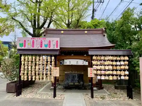溝口神社の{uncategorized: "未分類", other: "その他", undefined: "問題あり", building: "その他建物", grave: "お墓", sacred_gate: "鳥居", guardian: "狛犬", statue: "像", buddha: "仏像", history: "歴史", nature: "自然", garden: "庭園", animal: "動物", pagoda: "塔", temizu: "手水舎", mountain_gate: "山門・神門", sanctuary: "本殿・本堂", subordinate: "末社・摂社", art: "芸術", scenery: "景色", jizo: "地蔵", ema: "絵馬", goshuin: "御朱印", omikuji: "おみくじ", items: "授与品その他", amulet: "お守り", goshuincho: "御朱印帳", eats: "食事", festival: "お祭り", votive_dance: "神楽", shichigosan: "七五三参", wedding: "結婚式", experience: "体験その他", initially: "初詣", around: "周辺", anti_infection: "感染症対策"}