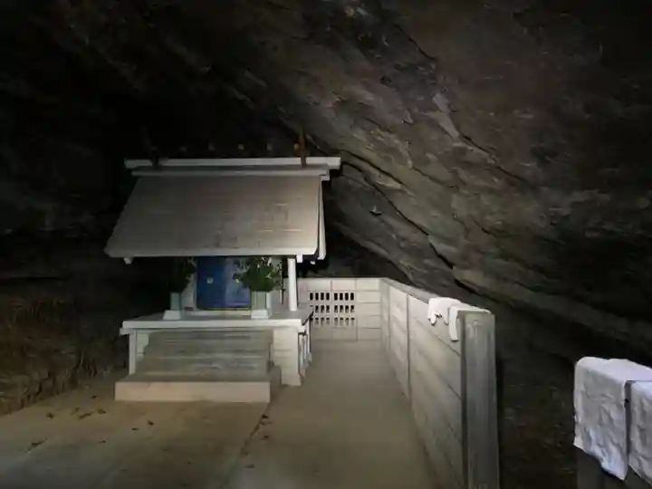 船越鉈切神社の本殿・本堂