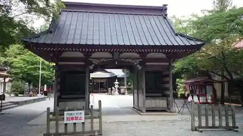 冨士御室浅間神社の山門・神門