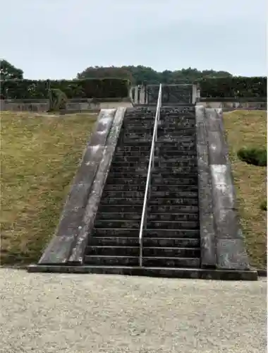 崇神天皇　山邊道勾岡上陵(奈良県)