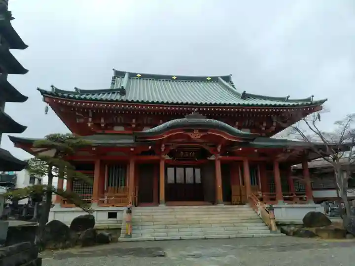 信立寺の本殿・本堂