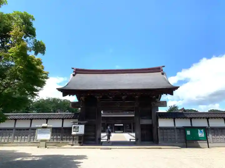 瑞龍寺の山門・神門
