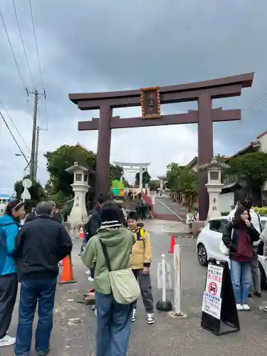 波上宮の{uncategorized: "未分類", other: "その他", undefined: "問題あり", building: "その他建物", grave: "お墓", sacred_gate: "鳥居", guardian: "狛犬", statue: "像", buddha: "仏像", history: "歴史", nature: "自然", garden: "庭園", animal: "動物", pagoda: "塔", temizu: "手水舎", mountain_gate: "山門・神門", sanctuary: "本殿・本堂", subordinate: "末社・摂社", art: "芸術", scenery: "景色", jizo: "地蔵", ema: "絵馬", goshuin: "御朱印", omikuji: "おみくじ", items: "授与品その他", amulet: "お守り", goshuincho: "御朱印帳", eats: "食事", festival: "お祭り", votive_dance: "神楽", shichigosan: "七五三参", wedding: "結婚式", experience: "体験その他", initially: "初詣", around: "周辺", anti_infection: "感染症対策"}