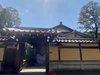 本行院の山門・神門
