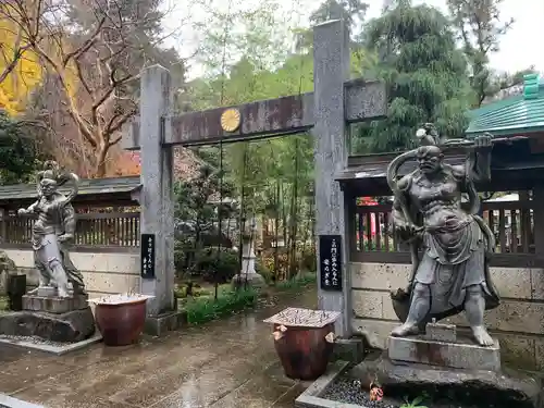 遍照寺の山門