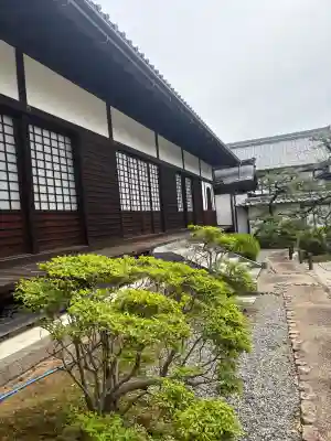 崇福寺の{uncategorized: "未分類", other: "その他", undefined: "問題あり", building: "その他建物", grave: "お墓", sacred_gate: "鳥居", guardian: "狛犬", statue: "像", buddha: "仏像", history: "歴史", nature: "自然", garden: "庭園", animal: "動物", pagoda: "塔", temizu: "手水舎", mountain_gate: "山門・神門", sanctuary: "本殿・本堂", subordinate: "末社・摂社", art: "芸術", scenery: "景色", jizo: "地蔵", ema: "絵馬", goshuin: "御朱印", omikuji: "おみくじ", items: "授与品その他", amulet: "お守り", goshuincho: "御朱印帳", eats: "食事", festival: "お祭り", votive_dance: "神楽", shichigosan: "七五三参", wedding: "結婚式", experience: "体験その他", initially: "初詣", around: "周辺", anti_infection: "感染症対策"}