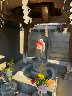 延寿寺/日荷堂の{uncategorized: "未分類", other: "その他", undefined: "問題あり", building: "その他建物", grave: "お墓", sacred_gate: "鳥居", guardian: "狛犬", statue: "像", buddha: "仏像", history: "歴史", nature: "自然", garden: "庭園", animal: "動物", pagoda: "塔", temizu: "手水舎", mountain_gate: "山門・神門", sanctuary: "本殿・本堂", subordinate: "末社・摂社", art: "芸術", scenery: "景色", jizo: "地蔵", ema: "絵馬", goshuin: "御朱印", omikuji: "おみくじ", items: "授与品その他", amulet: "お守り", goshuincho: "御朱印帳", eats: "食事", festival: "お祭り", votive_dance: "神楽", shichigosan: "七五三参", wedding: "結婚式", experience: "体験その他", initially: "初詣", around: "周辺", anti_infection: "感染症対策"}