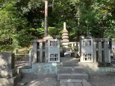 法華堂跡（源頼朝墓・北条義時墓）(神奈川県)