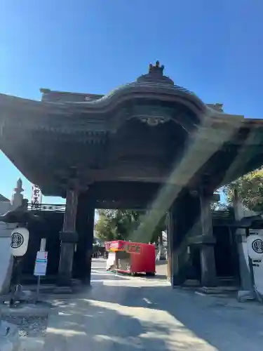 豊川稲荷の{uncategorized: "未分類", other: "その他", undefined: "問題あり", building: "その他建物", grave: "お墓", sacred_gate: "鳥居", guardian: "狛犬", statue: "像", buddha: "仏像", history: "歴史", nature: "自然", garden: "庭園", animal: "動物", pagoda: "塔", temizu: "手水舎", mountain_gate: "山門・神門", sanctuary: "本殿・本堂", subordinate: "末社・摂社", art: "芸術", scenery: "景色", jizo: "地蔵", ema: "絵馬", goshuin: "御朱印", omikuji: "おみくじ", items: "授与品その他", amulet: "お守り", goshuincho: "御朱印帳", eats: "食事", festival: "お祭り", votive_dance: "神楽", shichigosan: "七五三参", wedding: "結婚式", experience: "体験その他", initially: "初詣", around: "周辺", anti_infection: "感染症対策"}