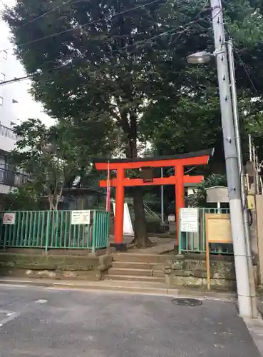 出世稲荷神社（春日稲荷神社）(東京都)