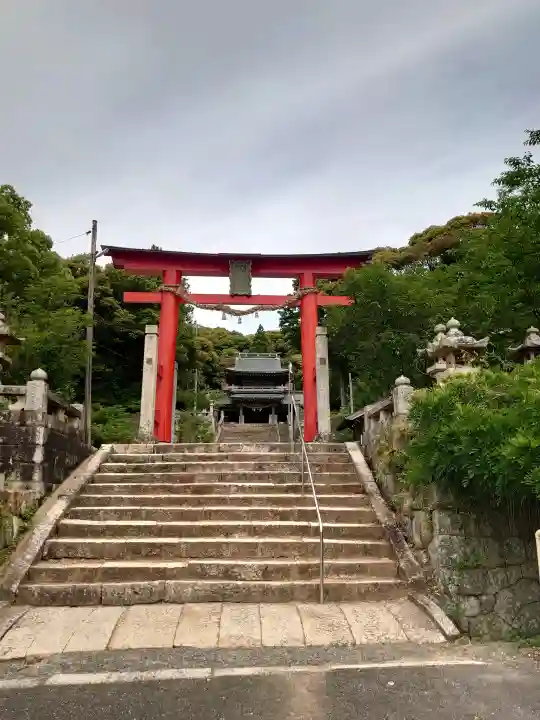 嘉川八幡宮の{uncategorized: "未分類", other: "その他", undefined: "問題あり", building: "その他建物", grave: "お墓", sacred_gate: "鳥居", guardian: "狛犬", statue: "像", buddha: "仏像", history: "歴史", nature: "自然", garden: "庭園", animal: "動物", pagoda: "塔", temizu: "手水舎", mountain_gate: "山門・神門", sanctuary: "本殿・本堂", subordinate: "末社・摂社", art: "芸術", scenery: "景色", jizo: "地蔵", ema: "絵馬", goshuin: "御朱印", omikuji: "おみくじ", items: "授与品その他", amulet: "お守り", goshuincho: "御朱印帳", eats: "食事", festival: "お祭り", votive_dance: "神楽", shichigosan: "七五三参", wedding: "結婚式", experience: "体験その他", initially: "初詣", around: "周辺", anti_infection: "感染症対策"}