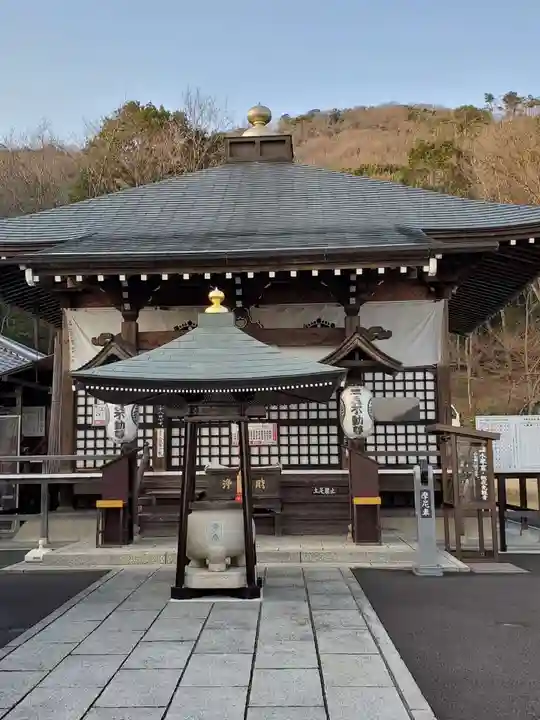 三毳不動尊の本殿・本堂