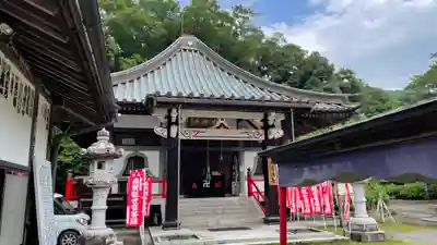 清滝寺の本殿・本堂