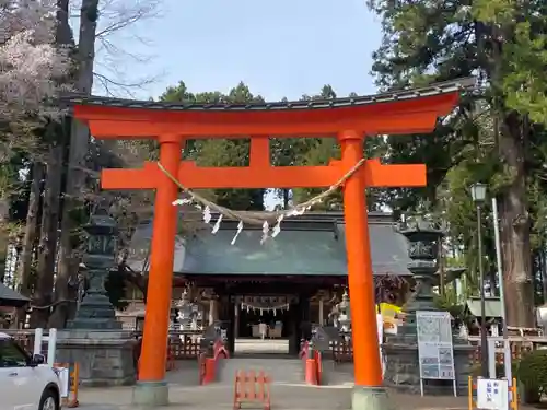 櫛引八幡宮の鳥居