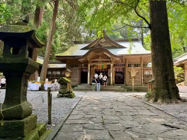 高千穂神社の{uncategorized: "未分類", other: "その他", undefined: "問題あり", building: "その他建物", grave: "お墓", sacred_gate: "鳥居", guardian: "狛犬", statue: "像", buddha: "仏像", history: "歴史", nature: "自然", garden: "庭園", animal: "動物", pagoda: "塔", temizu: "手水舎", mountain_gate: "山門・神門", sanctuary: "本殿・本堂", subordinate: "末社・摂社", art: "芸術", scenery: "景色", jizo: "地蔵", ema: "絵馬", goshuin: "御朱印", omikuji: "おみくじ", items: "授与品その他", amulet: "お守り", goshuincho: "御朱印帳", eats: "食事", festival: "お祭り", votive_dance: "神楽", shichigosan: "七五三参", wedding: "結婚式", experience: "体験その他", initially: "初詣", around: "周辺", anti_infection: "感染症対策"}