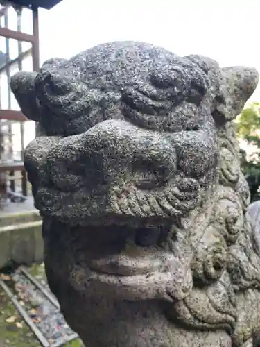 宇奈月神社の狛犬