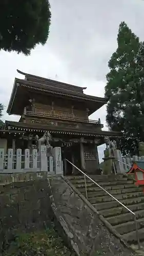 辺田見若宮神社の山門・神門