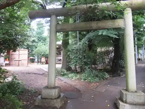 上目黒氷川神社の鳥居