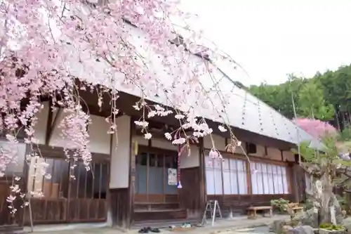 宝泉寺の本殿