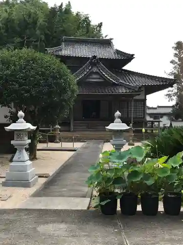 霊感寺の本殿・本堂