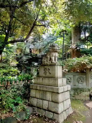 赤坂氷川神社の狛犬