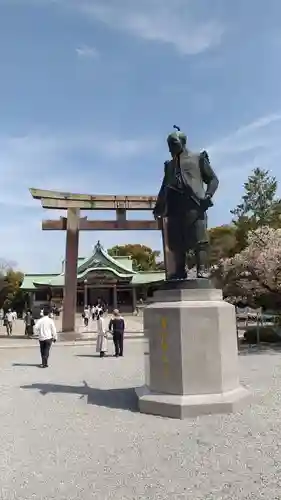 豊國神社の像