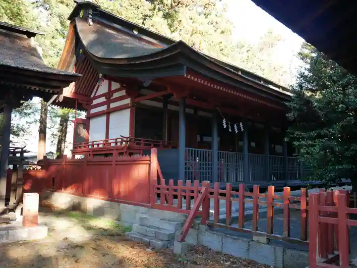 大井俣窪八幡神社の本殿・本堂