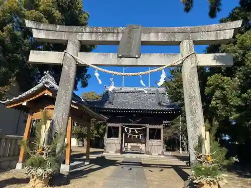 津毛利神社の鳥居