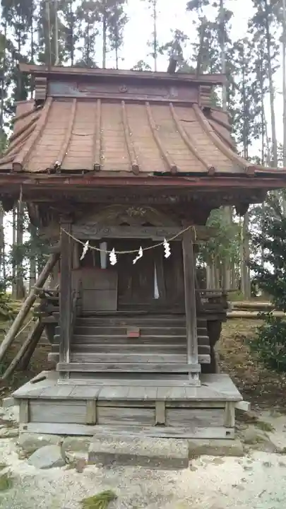 鹿嶋三嶋神社の末社・摂社