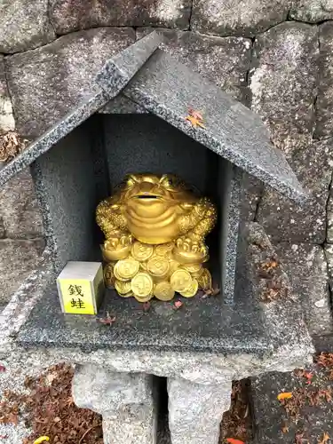 到津八幡神社の像