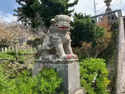 布良崎神社の狛犬