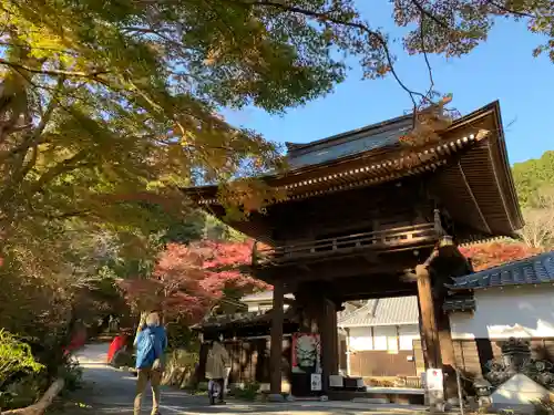 普門寺(切り絵御朱印発祥の寺)の山門