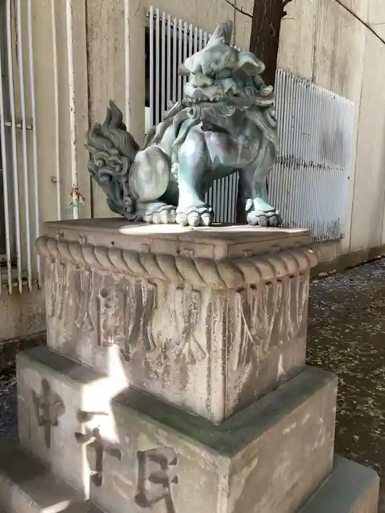 花園神社の狛犬