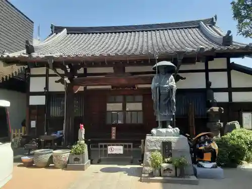 谷中西光寺の本殿・本堂