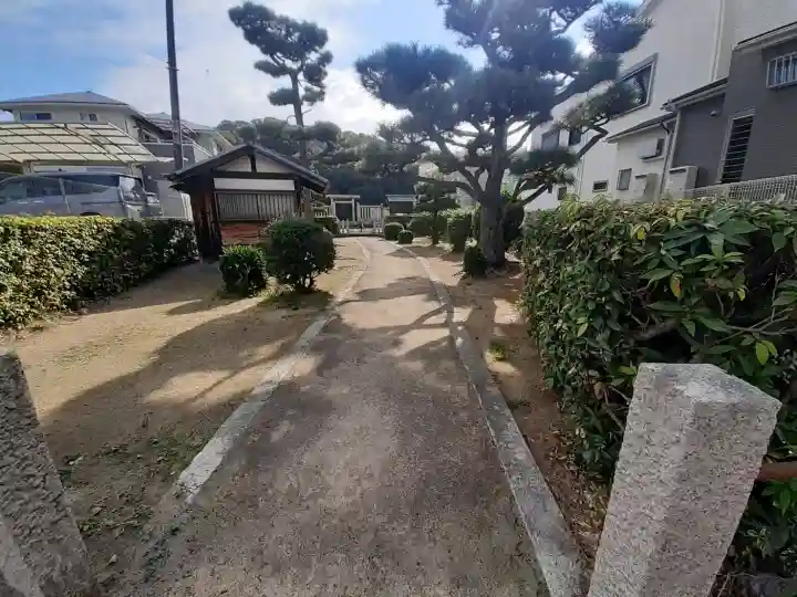 軽里大塚古墳(日本武尊白鳥陵)の{uncategorized: "未分類", other: "その他", undefined: "問題あり", building: "その他建物", grave: "お墓", sacred_gate: "鳥居", guardian: "狛犬", statue: "像", buddha: "仏像", history: "歴史", nature: "自然", garden: "庭園", animal: "動物", pagoda: "塔", temizu: "手水舎", mountain_gate: "山門・神門", sanctuary: "本殿・本堂", subordinate: "末社・摂社", art: "芸術", scenery: "景色", jizo: "地蔵", ema: "絵馬", goshuin: "御朱印", omikuji: "おみくじ", items: "授与品その他", amulet: "お守り", goshuincho: "御朱印帳", eats: "食事", festival: "お祭り", votive_dance: "神楽", shichigosan: "七五三参", wedding: "結婚式", experience: "体験その他", initially: "初詣", around: "周辺", anti_infection: "感染症対策"}