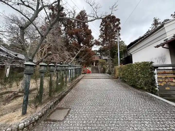 長弓寺の{uncategorized: "未分類", other: "その他", undefined: "問題あり", building: "その他建物", grave: "お墓", sacred_gate: "鳥居", guardian: "狛犬", statue: "像", buddha: "仏像", history: "歴史", nature: "自然", garden: "庭園", animal: "動物", pagoda: "塔", temizu: "手水舎", mountain_gate: "山門・神門", sanctuary: "本殿・本堂", subordinate: "末社・摂社", art: "芸術", scenery: "景色", jizo: "地蔵", ema: "絵馬", goshuin: "御朱印", omikuji: "おみくじ", items: "授与品その他", amulet: "お守り", goshuincho: "御朱印帳", eats: "食事", festival: "お祭り", votive_dance: "神楽", shichigosan: "七五三参", wedding: "結婚式", experience: "体験その他", initially: "初詣", around: "周辺", anti_infection: "感染症対策"}