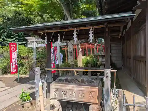 花園稲荷神社の手水舎