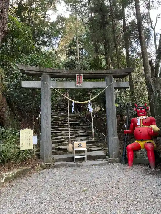 東霧島神社の{uncategorized: "未分類", other: "その他", undefined: "問題あり", building: "その他建物", grave: "お墓", sacred_gate: "鳥居", guardian: "狛犬", statue: "像", buddha: "仏像", history: "歴史", nature: "自然", garden: "庭園", animal: "動物", pagoda: "塔", temizu: "手水舎", mountain_gate: "山門・神門", sanctuary: "本殿・本堂", subordinate: "末社・摂社", art: "芸術", scenery: "景色", jizo: "地蔵", ema: "絵馬", goshuin: "御朱印", omikuji: "おみくじ", items: "授与品その他", amulet: "お守り", goshuincho: "御朱印帳", eats: "食事", festival: "お祭り", votive_dance: "神楽", shichigosan: "七五三参", wedding: "結婚式", experience: "体験その他", initially: "初詣", around: "周辺", anti_infection: "感染症対策"}