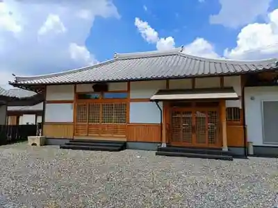 観山寺の本殿