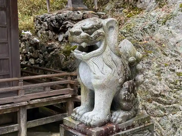 熊野神社の狛犬