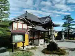 法源寺の本殿