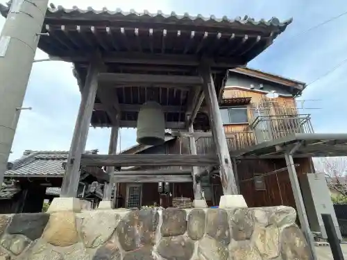 法性寺の{uncategorized: "未分類", other: "その他", undefined: "問題あり", building: "その他建物", grave: "お墓", sacred_gate: "鳥居", guardian: "狛犬", statue: "像", buddha: "仏像", history: "歴史", nature: "自然", garden: "庭園", animal: "動物", pagoda: "塔", temizu: "手水舎", mountain_gate: "山門・神門", sanctuary: "本殿・本堂", subordinate: "末社・摂社", art: "芸術", scenery: "景色", jizo: "地蔵", ema: "絵馬", goshuin: "御朱印", omikuji: "おみくじ", items: "授与品その他", amulet: "お守り", goshuincho: "御朱印帳", eats: "食事", festival: "お祭り", votive_dance: "神楽", shichigosan: "七五三参", wedding: "結婚式", experience: "体験その他", initially: "初詣", around: "周辺", anti_infection: "感染症対策"}