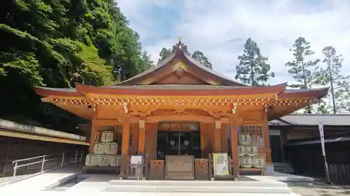 高麗神社の本殿